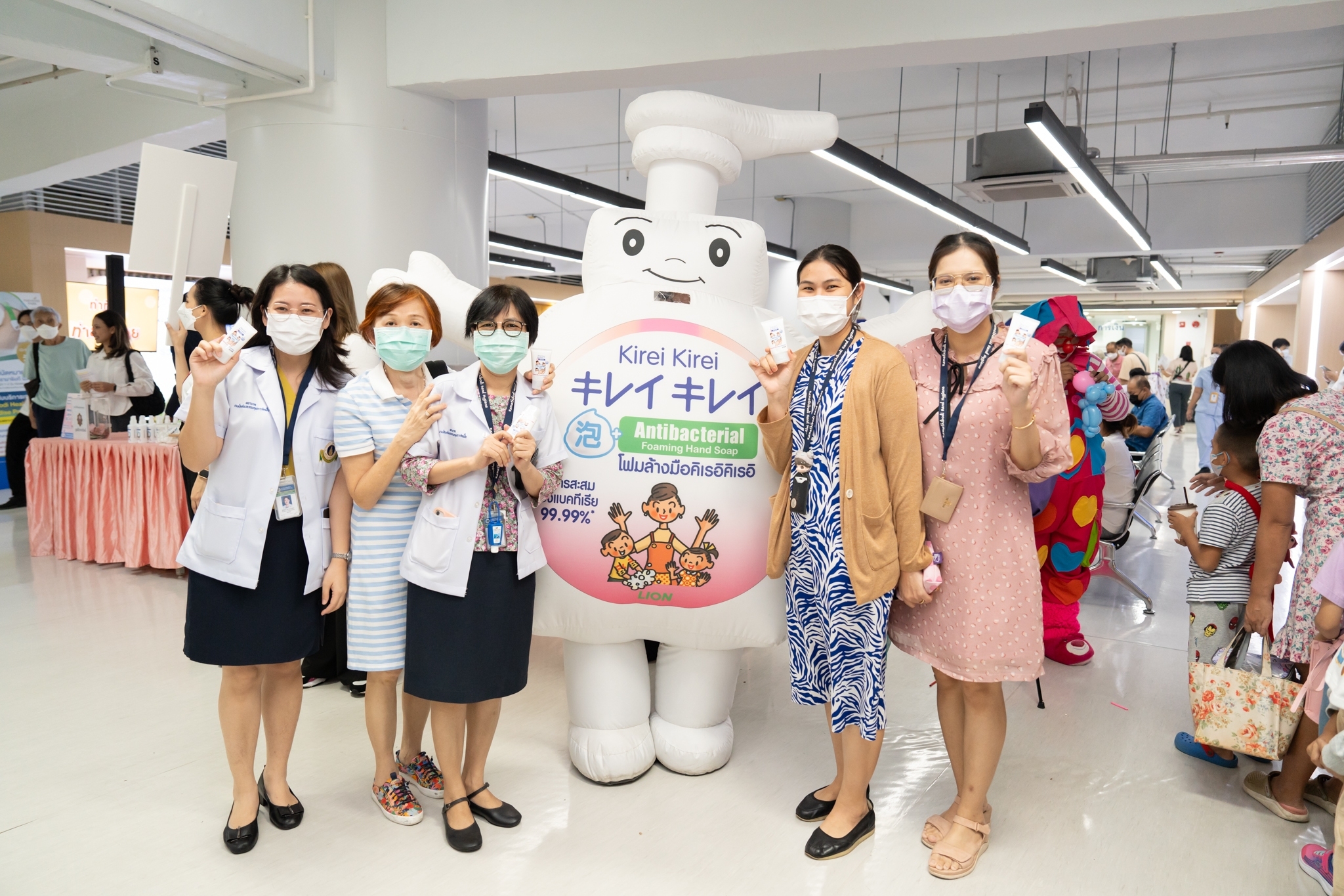 บริษัท ไลอ้อน (ประเทศไทย) จำกัด มอบเงินบริจาค จำนวน 300,000 บาท ให้แก่มูลนิธิรามาธิบดีฯ บริษัท ไลอ้อน (ประเทศไทย) จำกัด มอบเงินบริจาค จำนวน 300,000 บาท ให้แก่มูลนิธิรามาธิบดีฯ