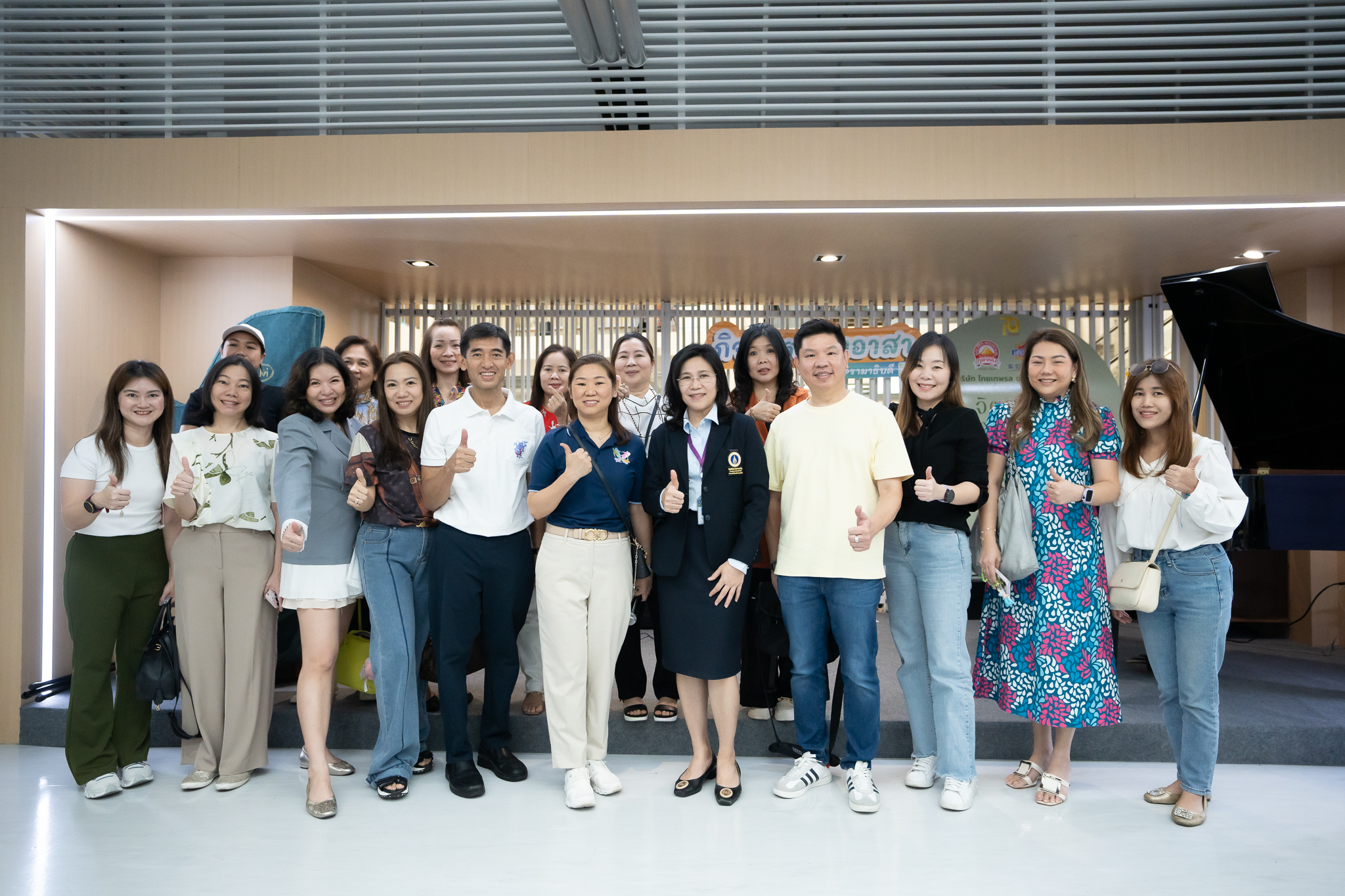 กลุ่มเด็กและเยาวชนจากโครงการ (ฝึก) ซ้อมเพื่อฝันและแบ่งปัน Kind Heart & Self Smart มอบเงินบริจาคสมทบทุนมูลนิธิรามาธิบดีฯ กลุ่มเด็กและเยาวชนจากโครงการ (ฝึก) ซ้อมเพื่อฝันและแบ่งปัน Kind Heart & Self Smart มอบเงินบริจาคสมทบทุนมูลนิธิรามาธิบดีฯ
