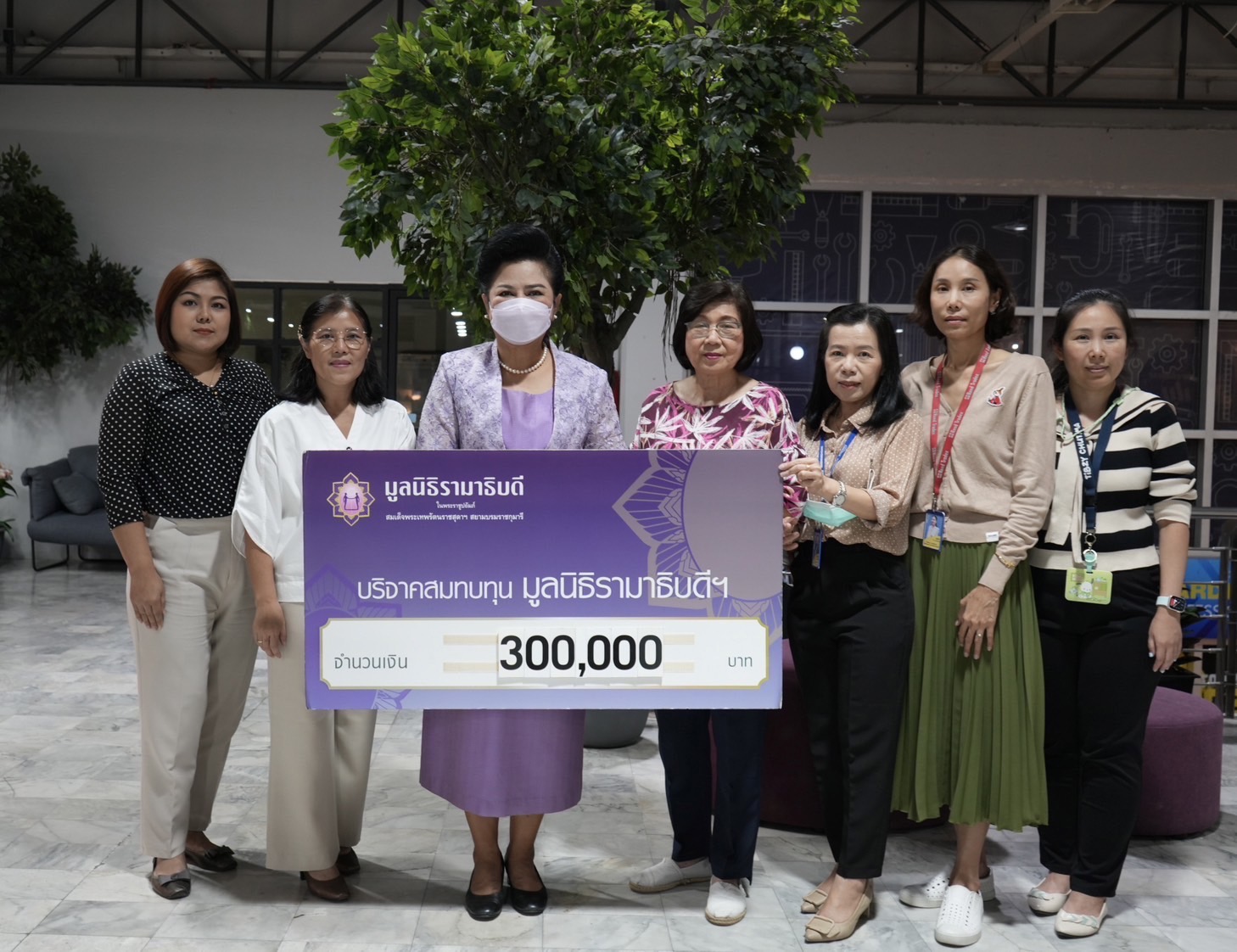 บริษัท ฮาร์ดแวร์เฮ้าส์ จำกัด สาขาปราจีนบุรี บริจาคเงินแก่มูลนิธิรามาธิบดีฯ บริษัท ฮาร์ดแวร์เฮ้าส์ จำกัด สาขาปราจีนบุรี บริจาคเงินแก่มูลนิธิรามาธิบดีฯ