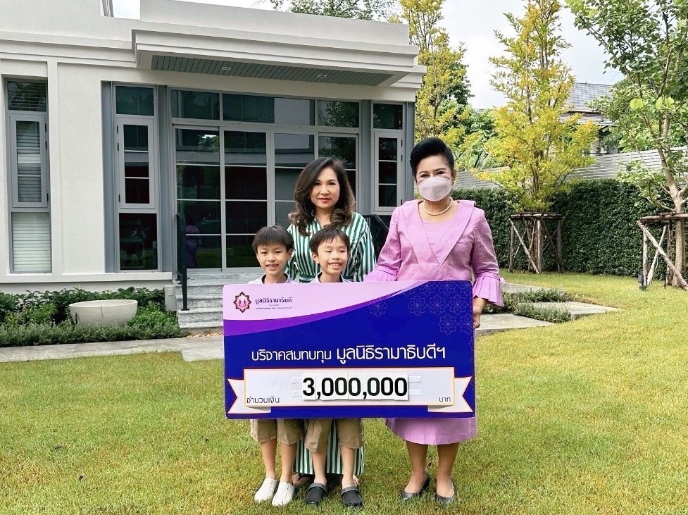 คุณศิริพร ศาตวินท์ บริจาคเงินแก่มูลนิธิรามาธิบดีฯ คุณศิริพร ศาตวินท์ บริจาคเงินแก่มูลนิธิรามาธิบดีฯ