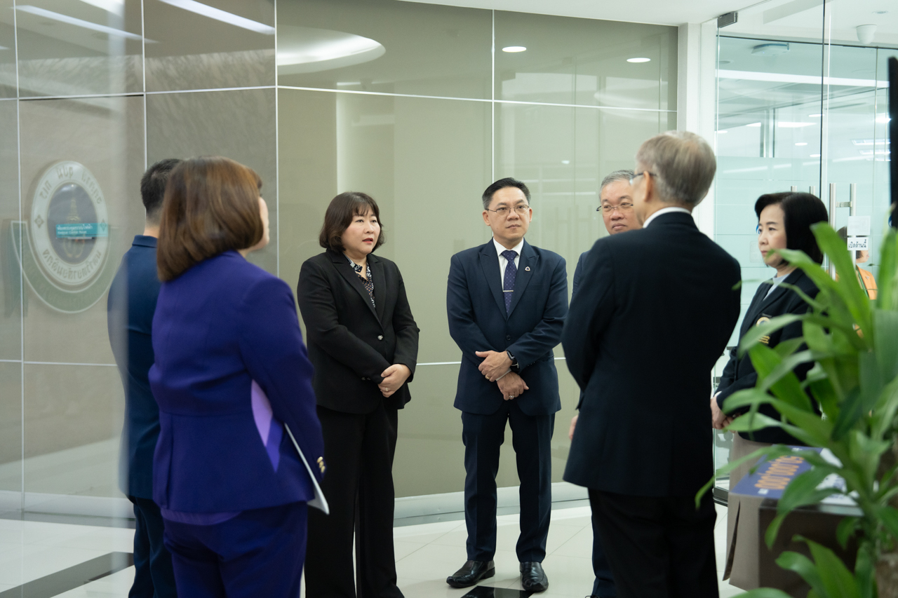 คณะแพทยศาสตร์โรงพยาบาลรามาธิบดี มหาวิทยาลัยมหิดล รับมอบเงินสนับสนุนจำนวน 50,000,000 บาท จากธนาคารไทยพาณิชย์ คณะแพทยศาสตร์โรงพยาบาลรามาธิบดี มหาวิทยาลัยมหิดล รับมอบเงินสนับสนุนจำนวน 50,000,000 บาท จากธนาคารไทยพาณิชย์