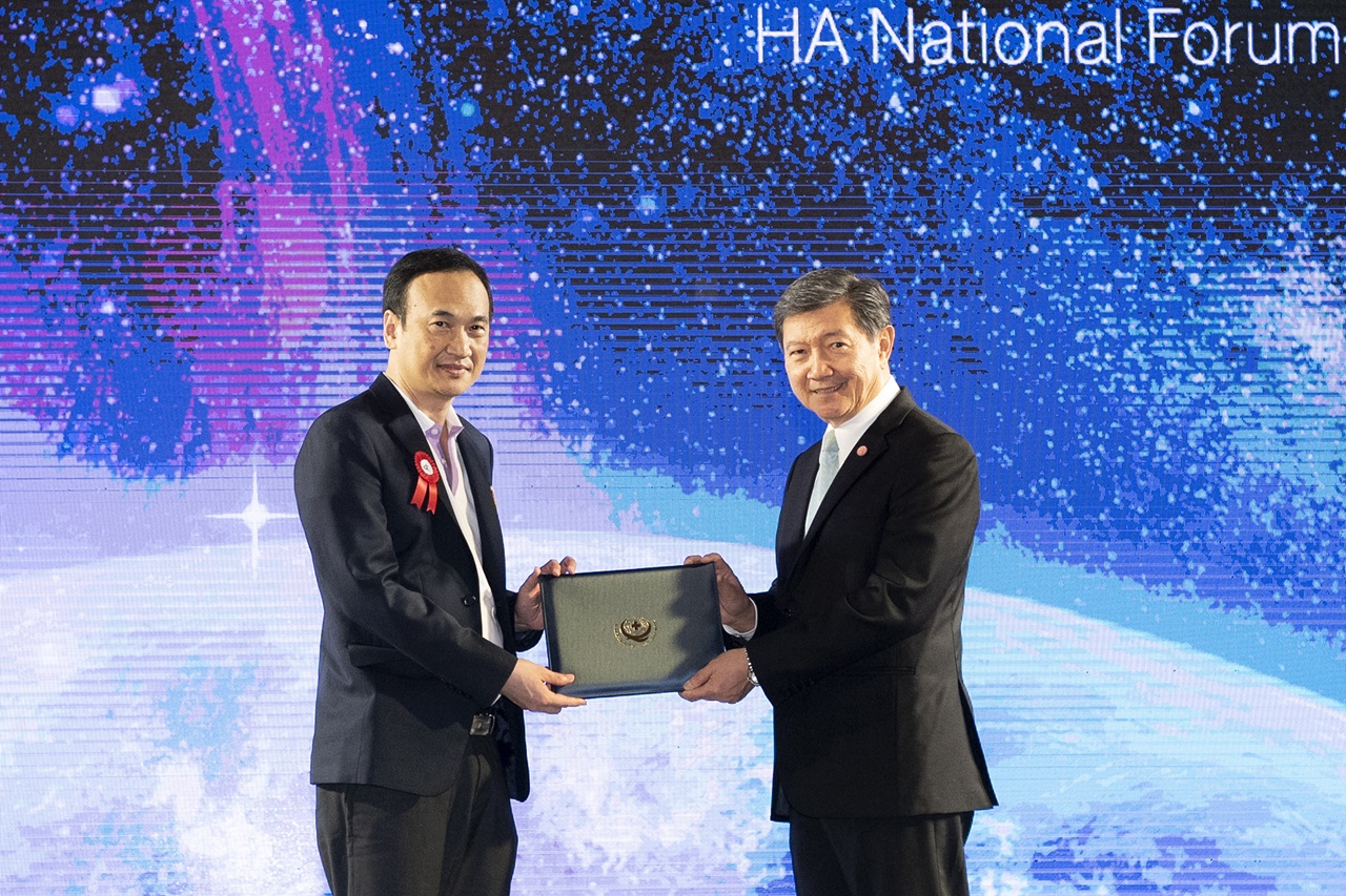 คณะฯ ได้รับประกาศนียบัตรสถานพยาบาลผ่านการรับรองมาตรฐานเฉพาะโรค DSC ตับ, DSC ไต และDSC ปลูกถ่ายไขกระดูก 