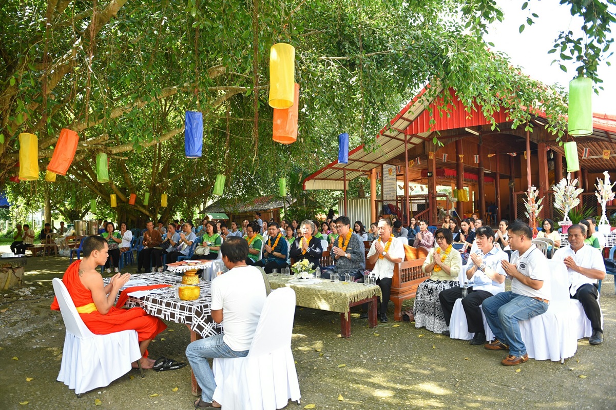 มอบประกาศนียบัตร หลักสูตรนักบริบาลผู้สูงอายุระดับสูง โครงการ “แม่มอกหลั่นล้าอีโคโนมี” มอบประกาศนียบัตร หลักสูตรนักบริบาลผู้สูงอายุระดับสูง โครงการ “แม่มอกหลั่นล้าอีโคโนมี”