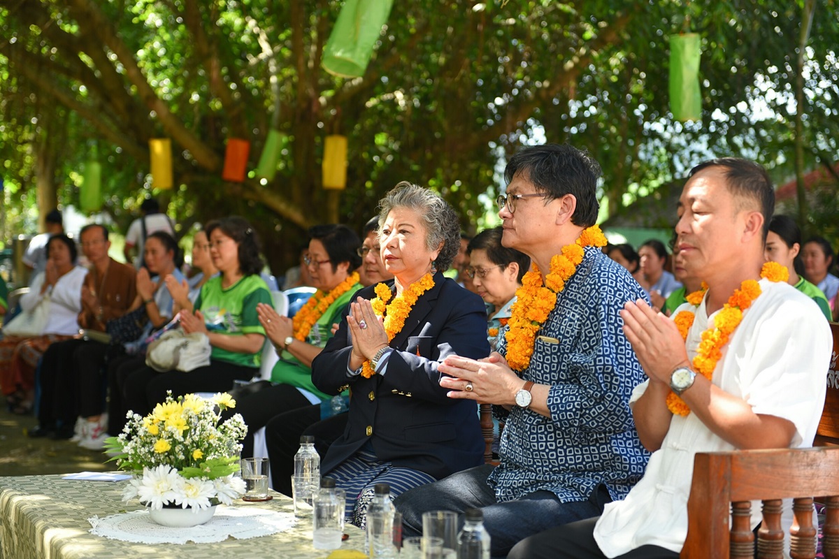 มอบประกาศนียบัตร หลักสูตรนักบริบาลผู้สูงอายุระดับสูง โครงการ “แม่มอกหลั่นล้าอีโคโนมี” มอบประกาศนียบัตร หลักสูตรนักบริบาลผู้สูงอายุระดับสูง โครงการ “แม่มอกหลั่นล้าอีโคโนมี”