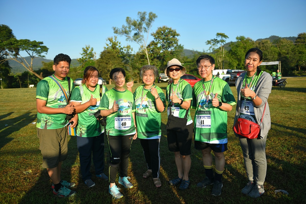 มอบประกาศนียบัตร หลักสูตรนักบริบาลผู้สูงอายุระดับสูง โครงการ “แม่มอกหลั่นล้าอีโคโนมี” มอบประกาศนียบัตร หลักสูตรนักบริบาลผู้สูงอายุระดับสูง โครงการ “แม่มอกหลั่นล้าอีโคโนมี”