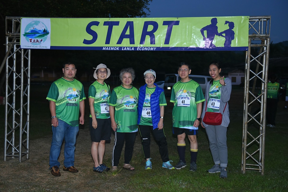 มอบประกาศนียบัตร หลักสูตรนักบริบาลผู้สูงอายุระดับสูง โครงการ “แม่มอกหลั่นล้าอีโคโนมี” มอบประกาศนียบัตร หลักสูตรนักบริบาลผู้สูงอายุระดับสูง โครงการ “แม่มอกหลั่นล้าอีโคโนมี”