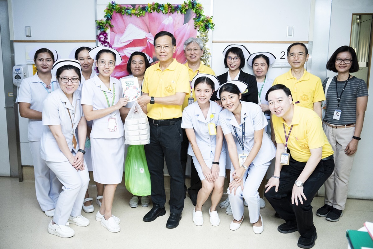 คณะผู้บริหาร ร่วมส่งมอบความสุขและมอบสิ่งของเพื่อเป็นกำลังใจให้แก่บุคลากรที่ปฏิบัติหน้าที่ในช่วงเทศกาลขึ้นปีใหม่