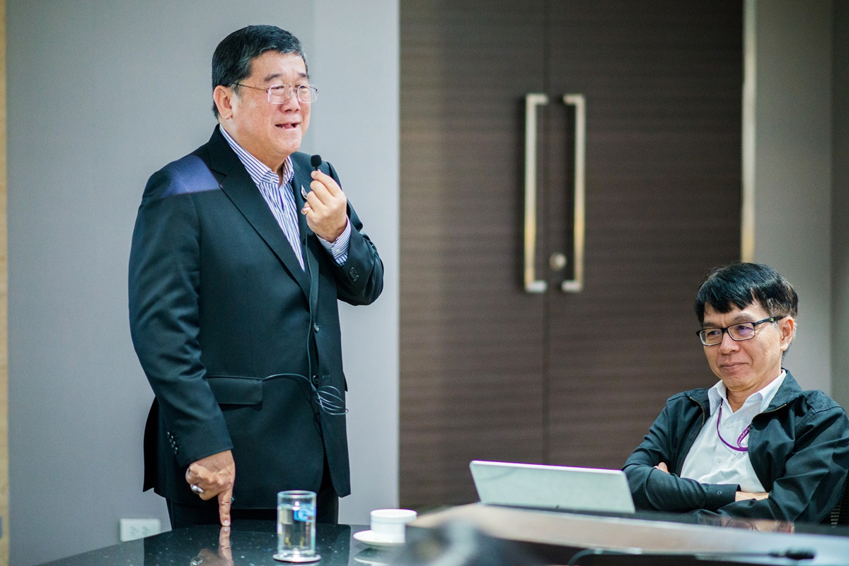 บรรยายพิเศษ เรื่อง Management of Complex Organizations