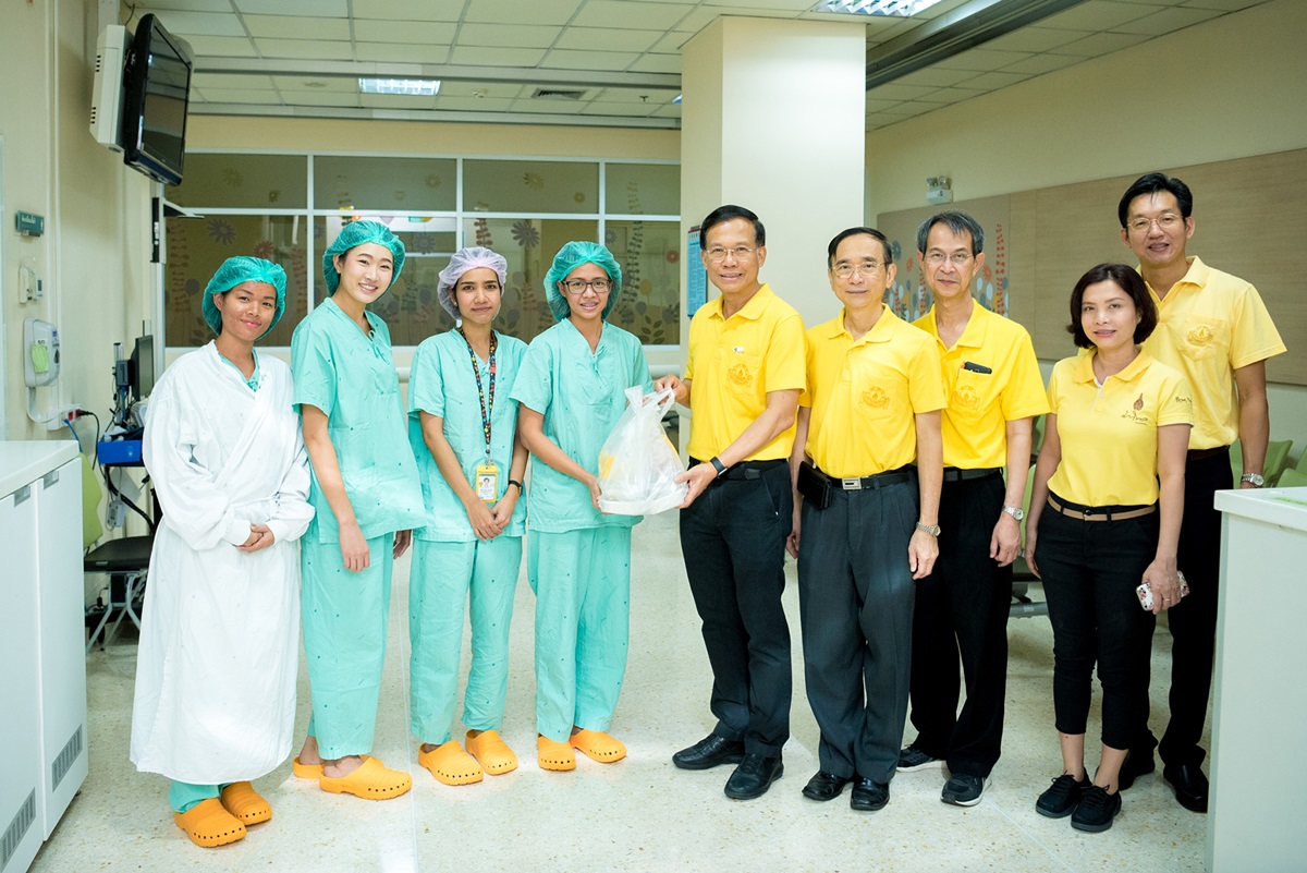 คณะผู้บริหาร ร่วมส่งมอบความสุขและมอบสิ่งของเพื่อเป็นกำลังใจให้แก่บุคลากรที่ปฏิบัติหน้าที่ในช่วงเทศกาลขึ้นปีใหม่