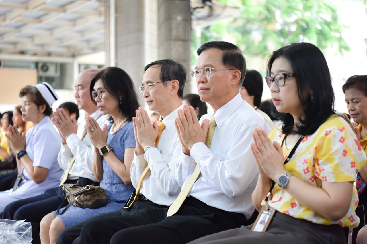 ทำบุญเดือนเกิดบุคลากร ประจำเดือนเมษายน 