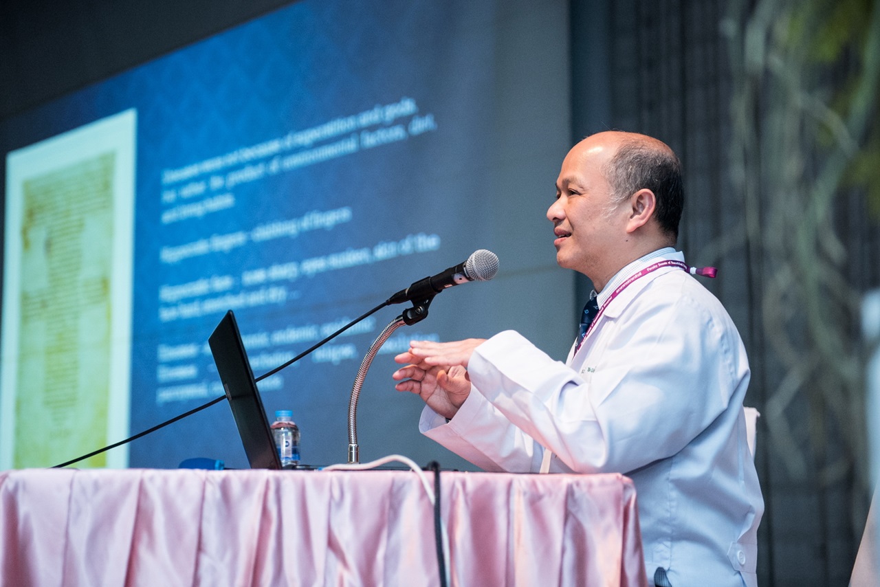 โครงการปฐมนิเทศและพิธีมอบเสื้อกาวน์ รับศิษย์รามาธิบดี รุ่น 52 สู่ชั้นคลินิก