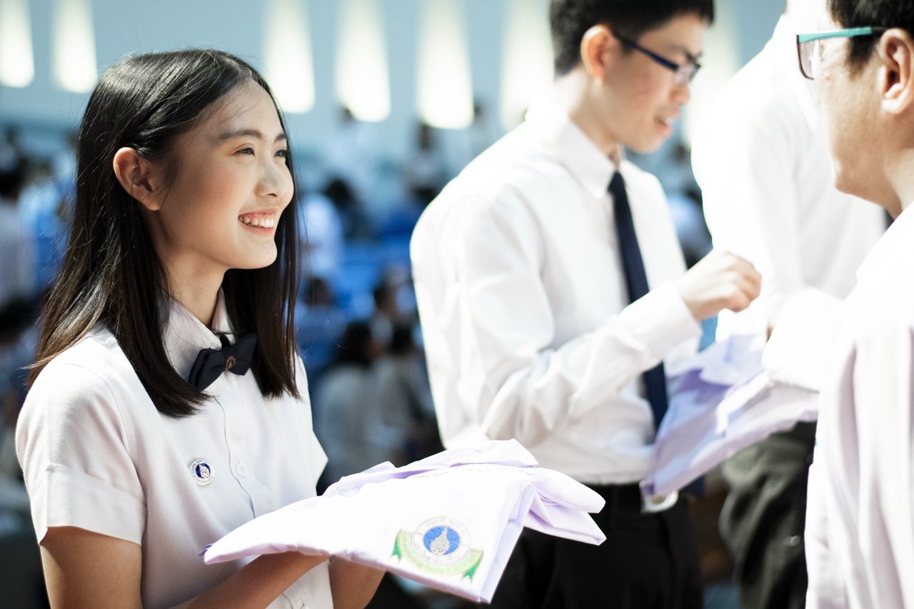 โครงการปฐมนิเทศและพิธีมอบเสื้อกาวน์ รับศิษย์รามาธิบดี รุ่น 52 สู่ชั้นคลินิก