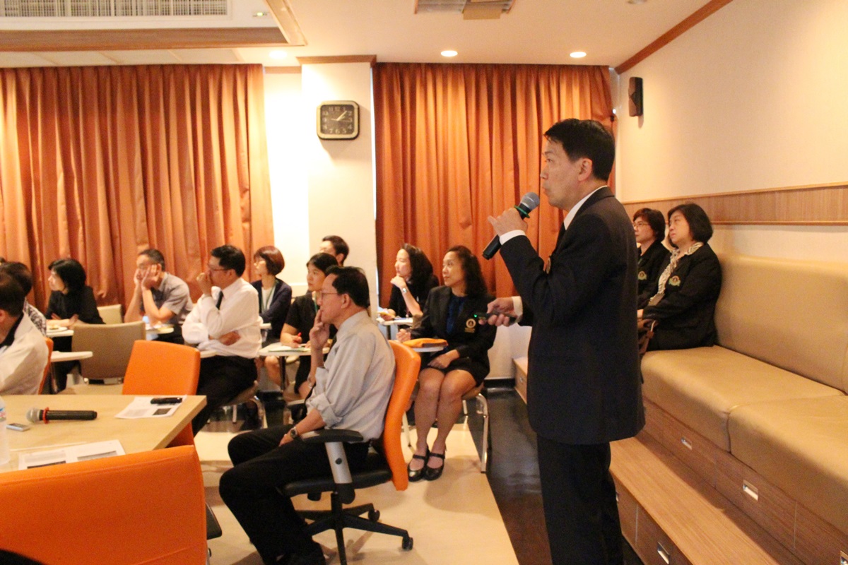 โครงการปฐมนิเทศและพิธีมอบเสื้อกาวน์ รับศิษย์รามาธิบดี รุ่น 51 สู่ชั้นคลินิก