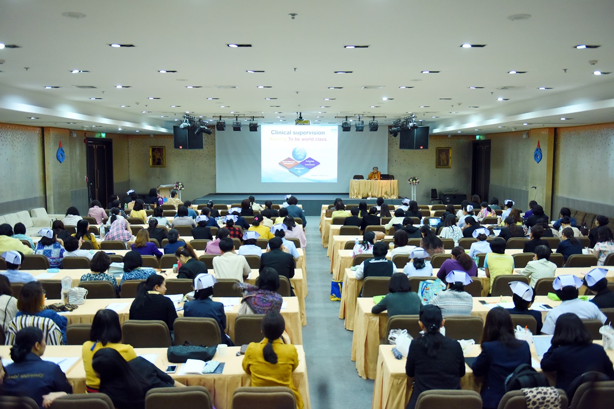 บรรยายพิเศษและฉีดวัคซีนป้องกันไข้หวัดใหญ่ถวายแก่คณะสงฆ์