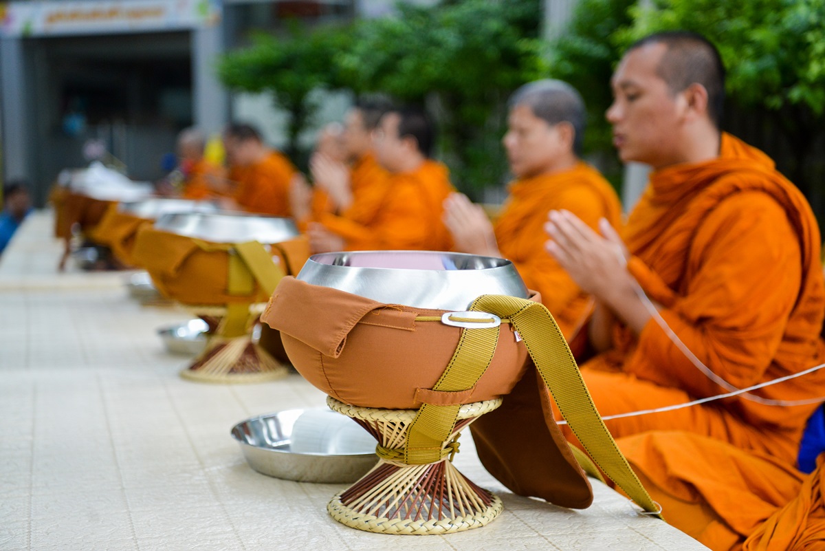 ประชุมวิชาการ การบริหารขากรรไกร คอ บ่า ไหล่ ในผู้ป่วยมะเร็งศีรษะและลำคอที่ได้รับรังสีรักษา และพิธีรดน้ำขอพรเนื่องในเทศกาลสงกรานต์