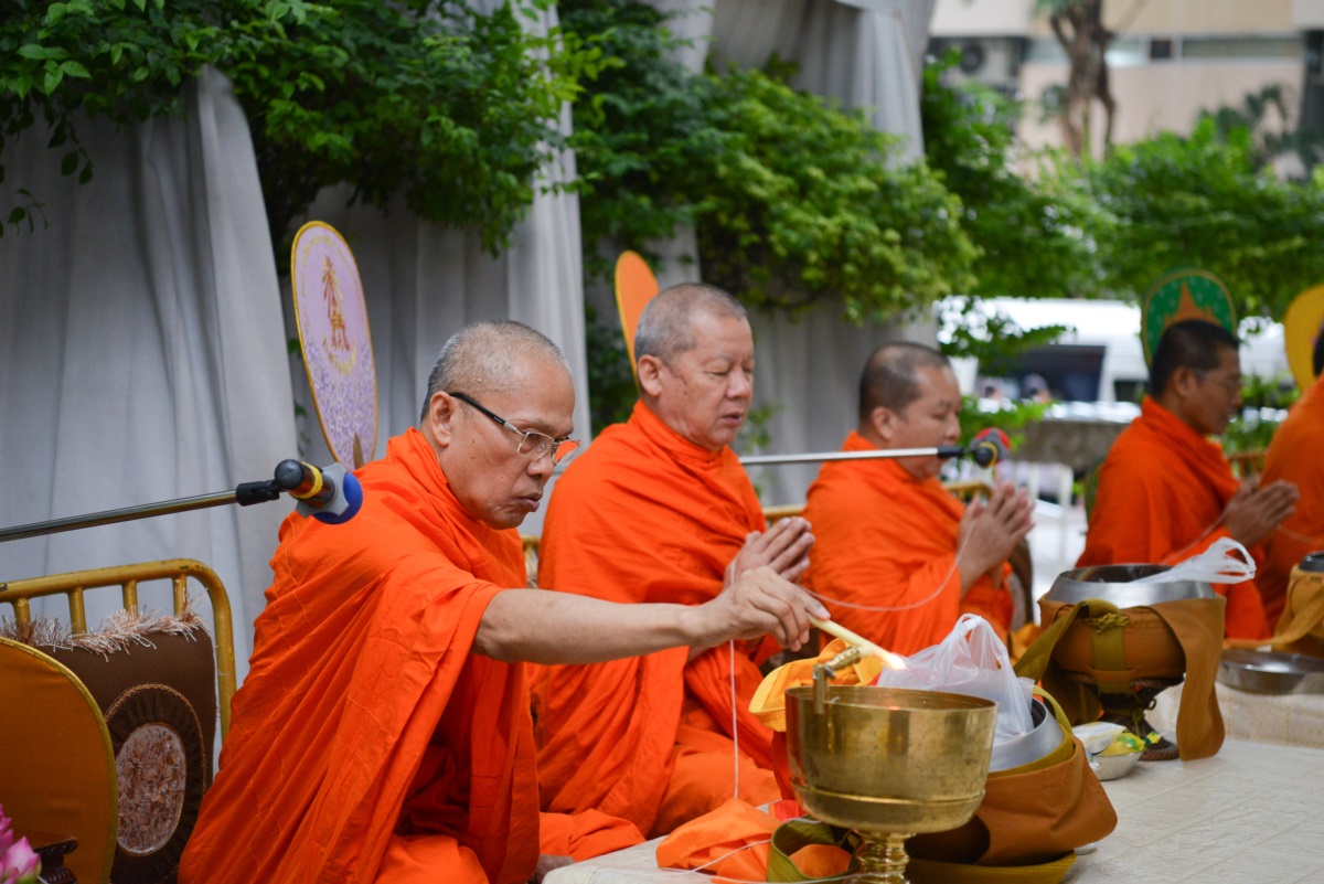 โครงการสัมมนา เรื่อง การเสริมสร้างความสัมพันธ์บุคลากรเพื่อมุ่งเน้นการทำงานในเชิงรุกของศูนย์ฯ ต่าง ๆ ภายใต้สังกัดศูนย์ความเป็นเลิศและศูนย์สนับสนุนพันธกิจ