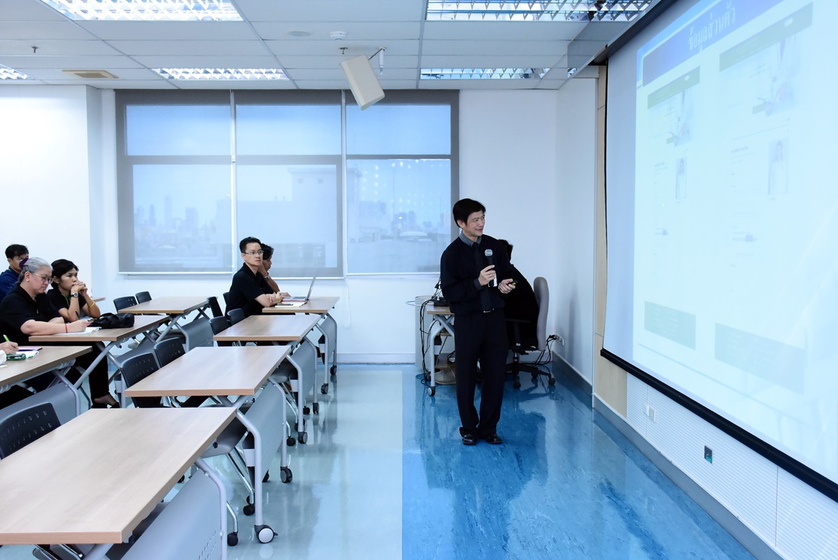 พิธีวางพวงมาลาถวายสักการะพระบรมรูปสมเด็จพระมหิตลาธิเบศร อดุลยเดชวิกรมพระบรมราชชนก เนื่องในวันมหิดล ประจำปีพุทธศักราช ๒๕๖๑ 