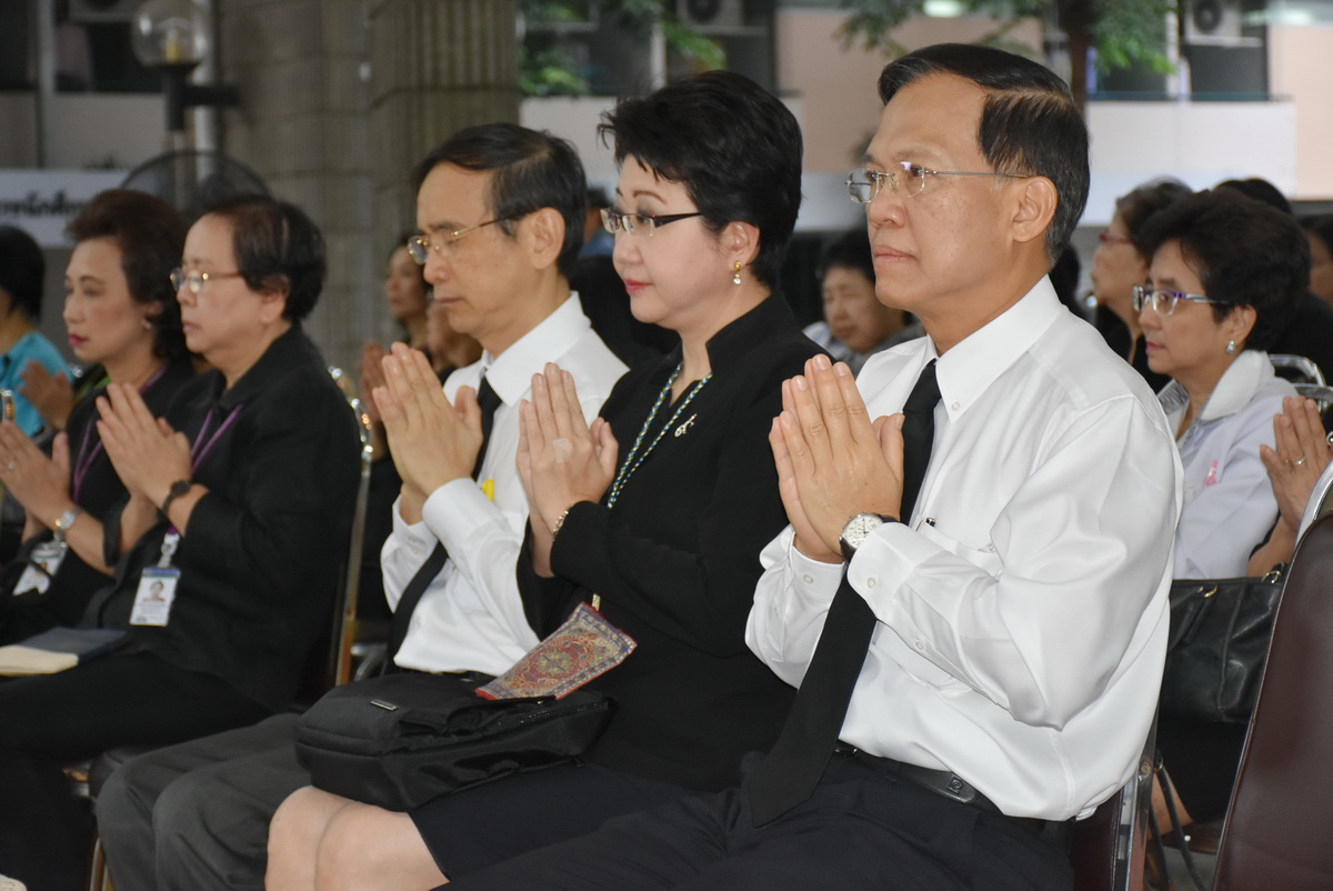 พิธีทำบุญตักบาตรเนื่องในโอกาส ส่งท้ายปีเก่าต้อนรับปีใหม่ 2561 พิธีทำบุญตักบาตรเนื่องในโอกาส ส่งท้ายปีเก่าต้อนรับปีใหม่ 2561