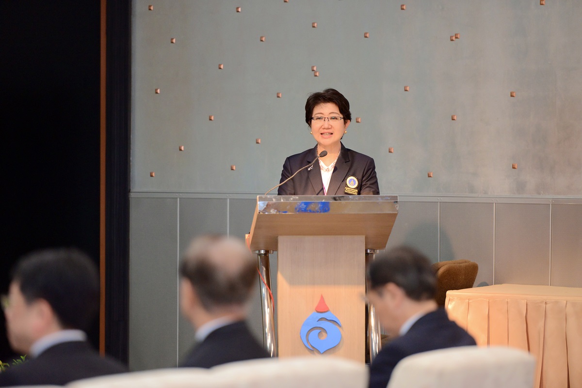 โครงการปฐมนิเทศและพิธีมอบเสื้อกาวน์ รับศิษย์รามาธิบดี รุ่น 51 สู่ชั้นคลินิก