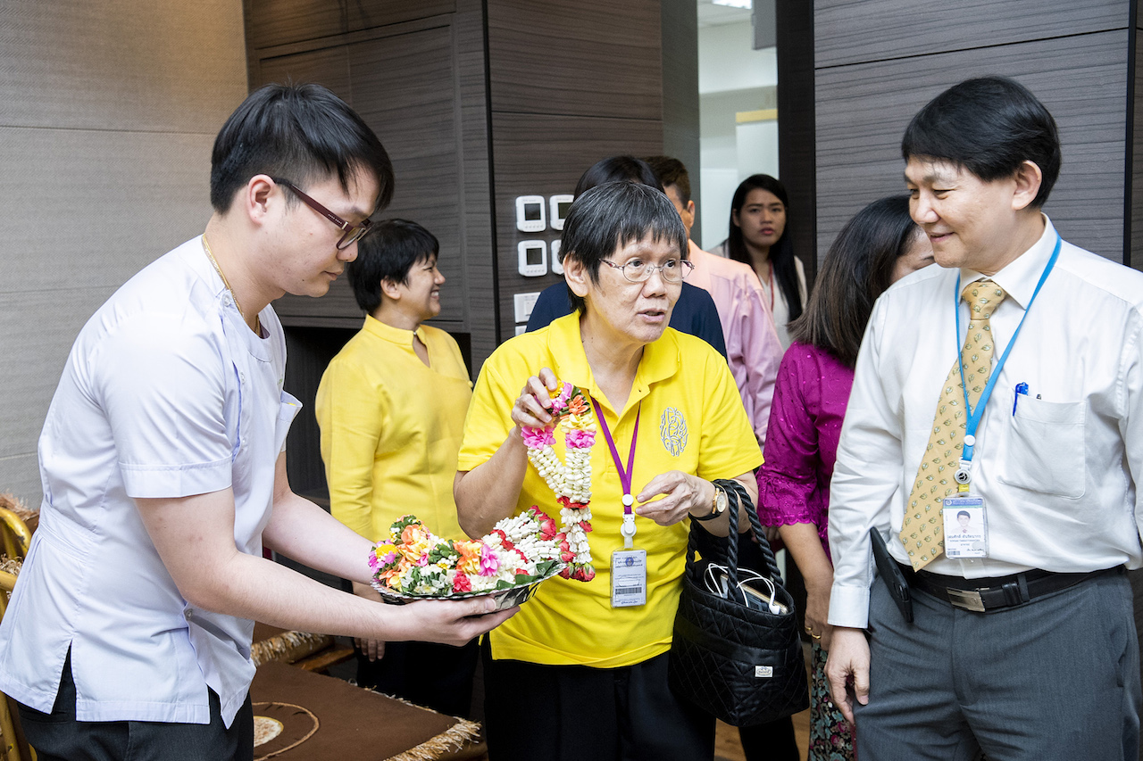 พิธีเปิดห้องประชุมรจิต บุรี และ มุทิตาจิตแก่อาจารย์อาวุโสภาควิชาอายุรศาสตร์