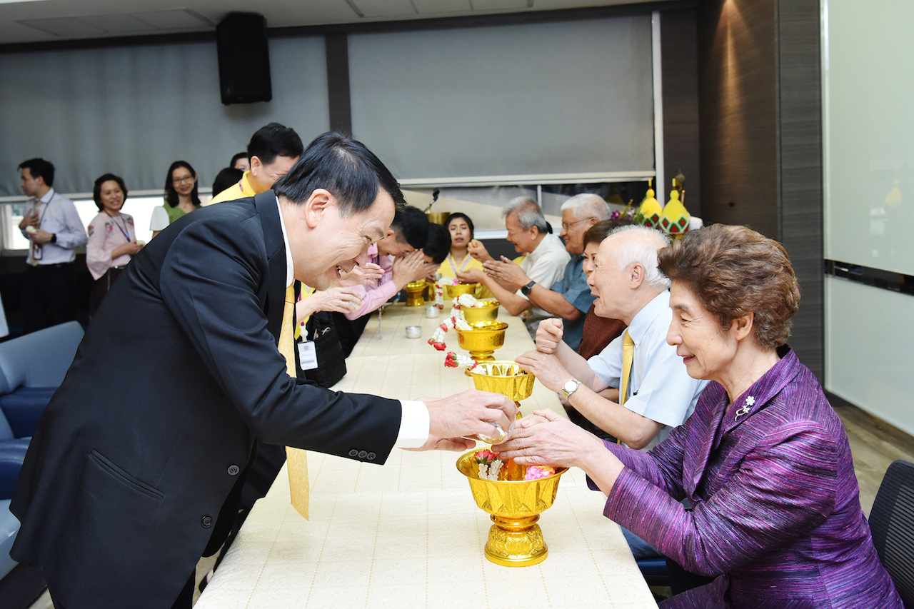 พิธีเปิดห้องประชุมรจิต บุรี และ มุทิตาจิตแก่อาจารย์อาวุโสภาควิชาอายุรศาสตร์
