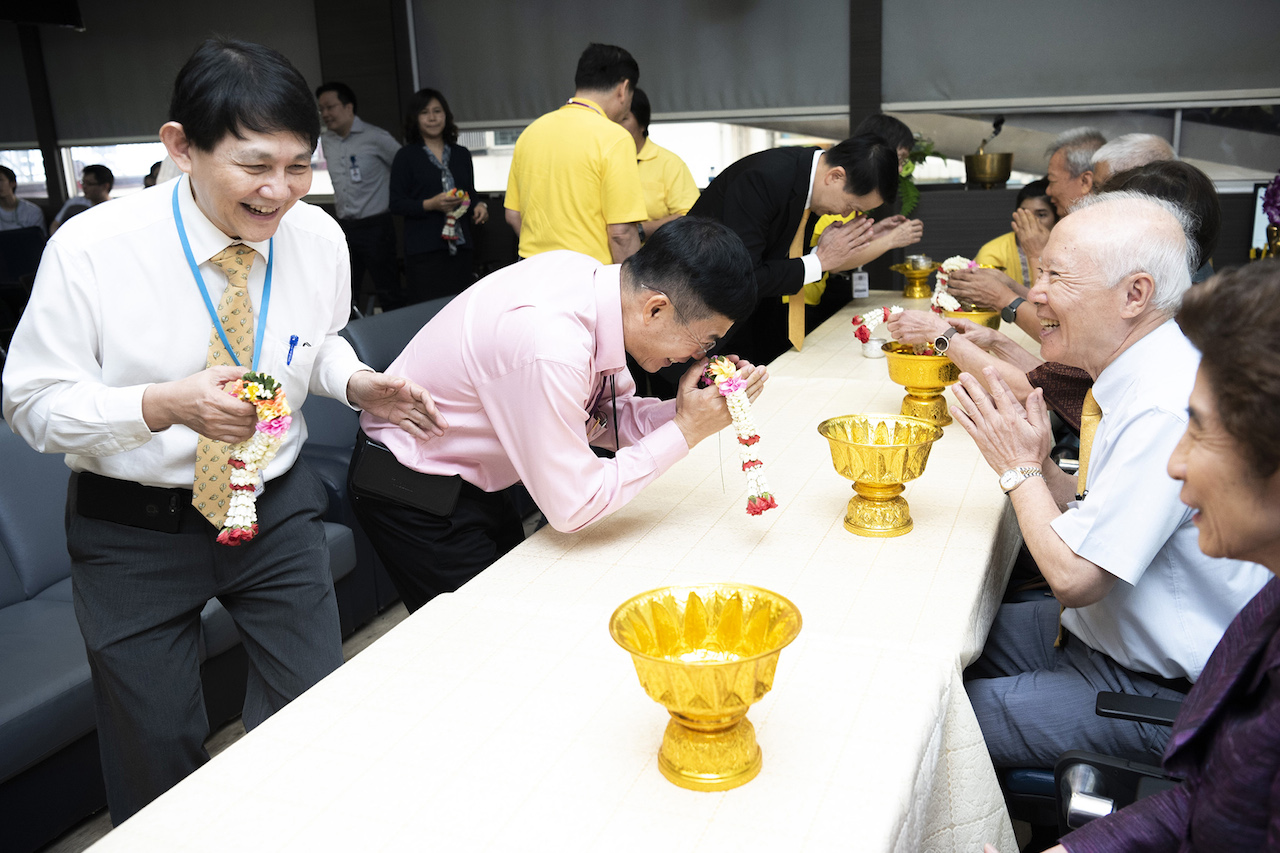 พิธีเปิดห้องประชุมรจิต บุรี และ มุทิตาจิตแก่อาจารย์อาวุโสภาควิชาอายุรศาสตร์