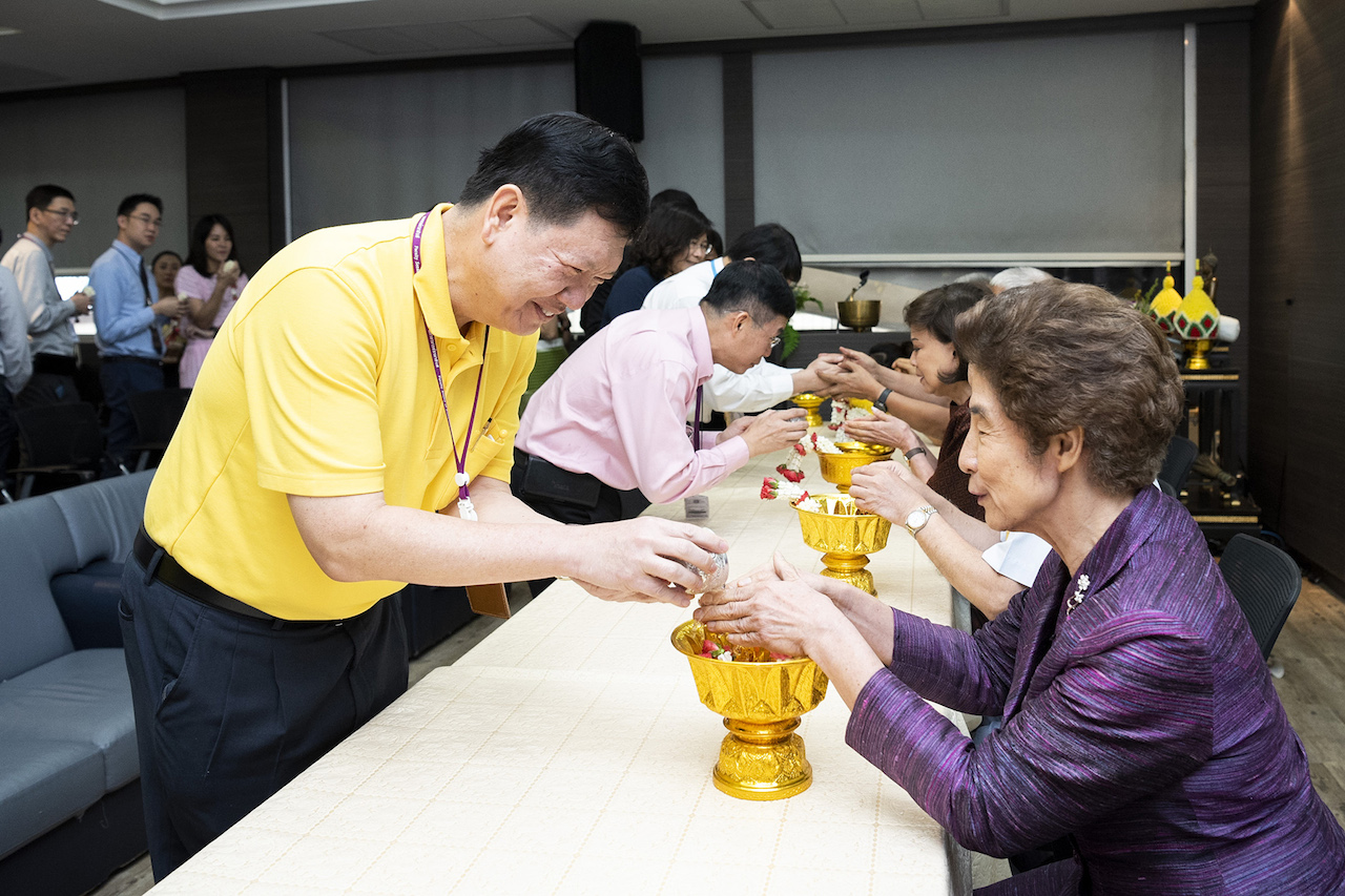 พิธีเปิดห้องประชุมรจิต บุรี และ มุทิตาจิตแก่อาจารย์อาวุโสภาควิชาอายุรศาสตร์