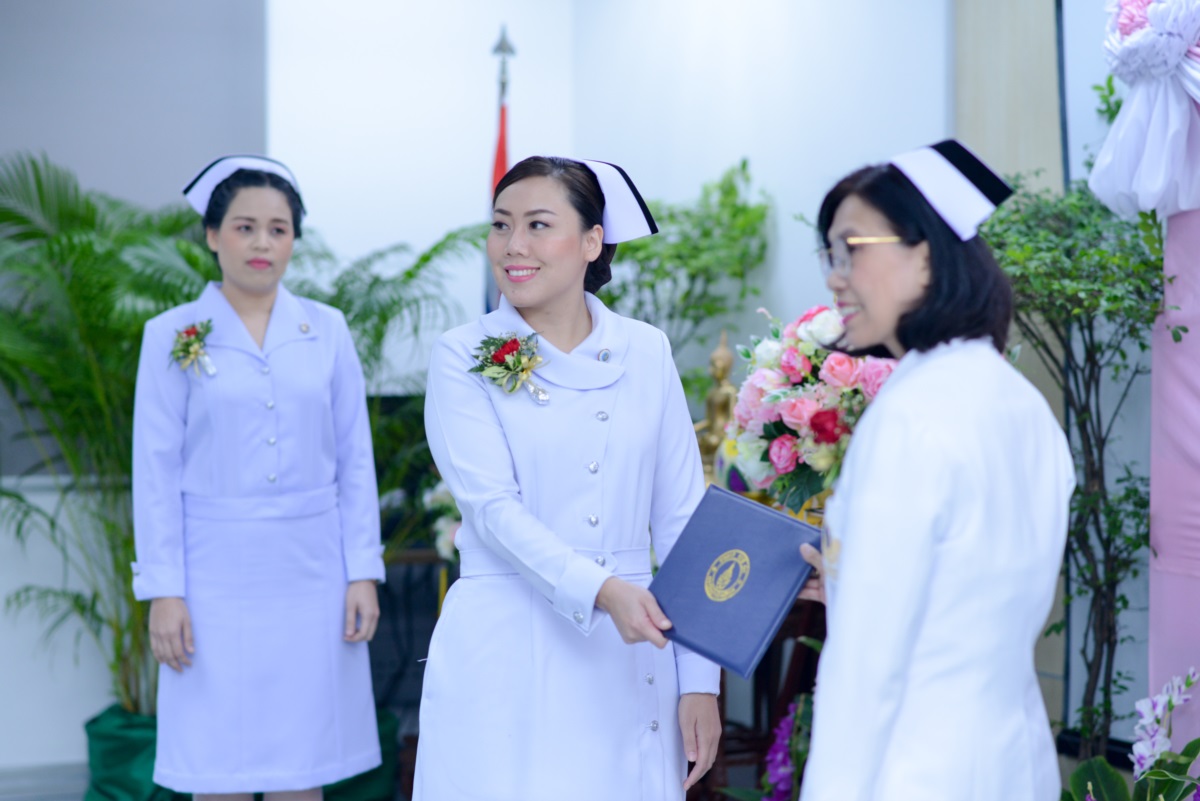 ประชุมวิชาการ การบริหารขากรรไกร คอ บ่า ไหล่ ในผู้ป่วยมะเร็งศีรษะและลำคอที่ได้รับรังสีรักษา และพิธีรดน้ำขอพรเนื่องในเทศกาลสงกรานต์