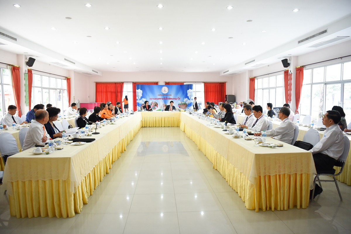 รับมอบของรางวัลการแข่งขันกีฬารามาสามัคคี ประจำปี 2559 และโครงการผู้นำสุขภาพดี