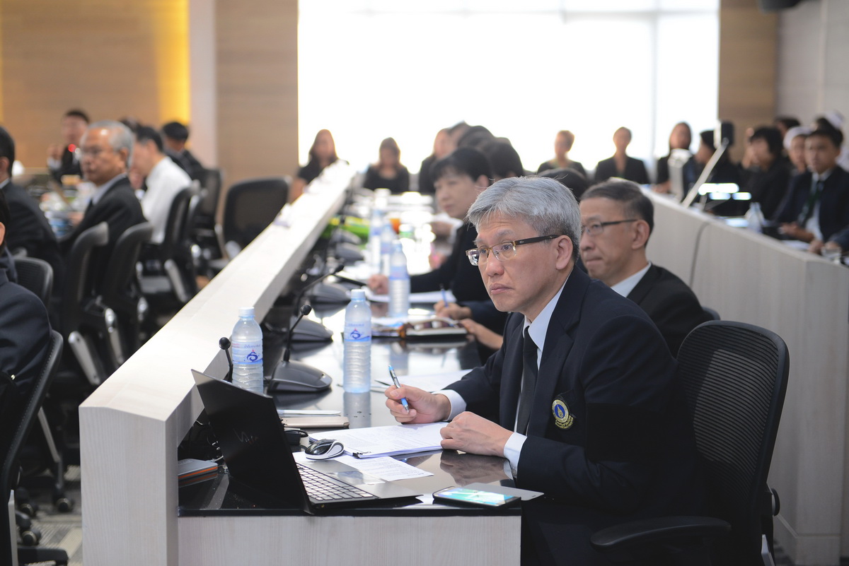 คณะกรรมการบริหารคณะฯ ส่งความสุขแก่บุคลากรรามาธิบดี เนื่องในโอกาสขึ้นปีใหม่ 2561 คณะกรรมการบริหารคณะฯ ส่งความสุขแก่บุคลากรรามาธิบดี เนื่องในโอกาสขึ้นปีใหม่ 2561