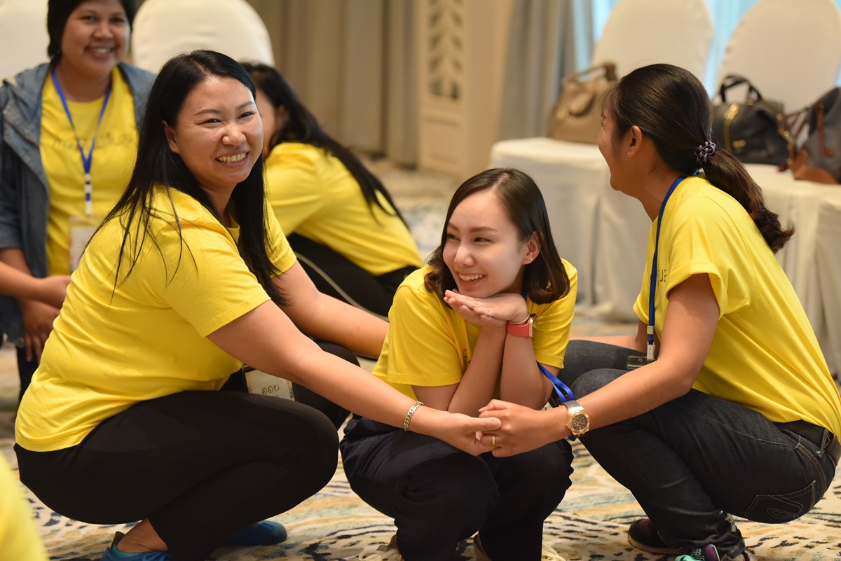 ประชุมวิชาการ การบริหารขากรรไกร คอ บ่า ไหล่ ในผู้ป่วยมะเร็งศีรษะและลำคอที่ได้รับรังสีรักษา และพิธีรดน้ำขอพรเนื่องในเทศกาลสงกรานต์