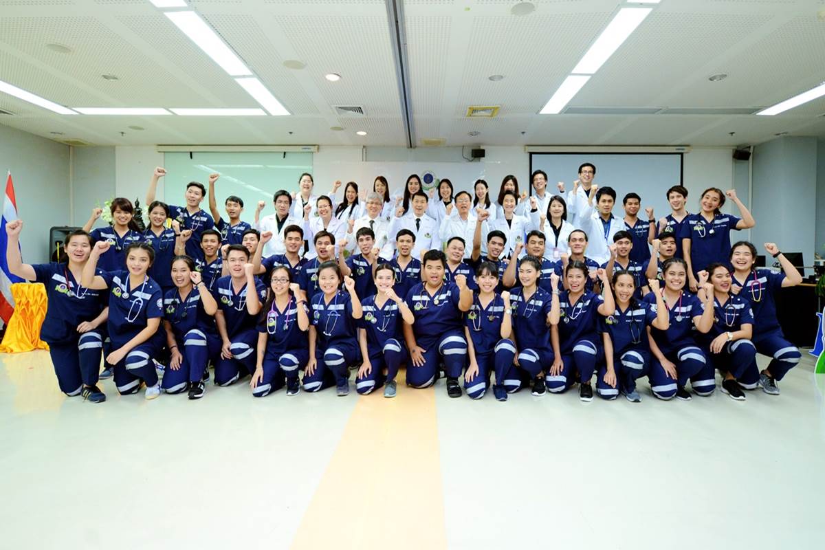 พิธีทำบุญตักบาตรเนื่องในโอกาส ส่งท้ายปีเก่าต้อนรับปีใหม่ 2561 พิธีทำบุญตักบาตรเนื่องในโอกาส ส่งท้ายปีเก่าต้อนรับปีใหม่ 2561
