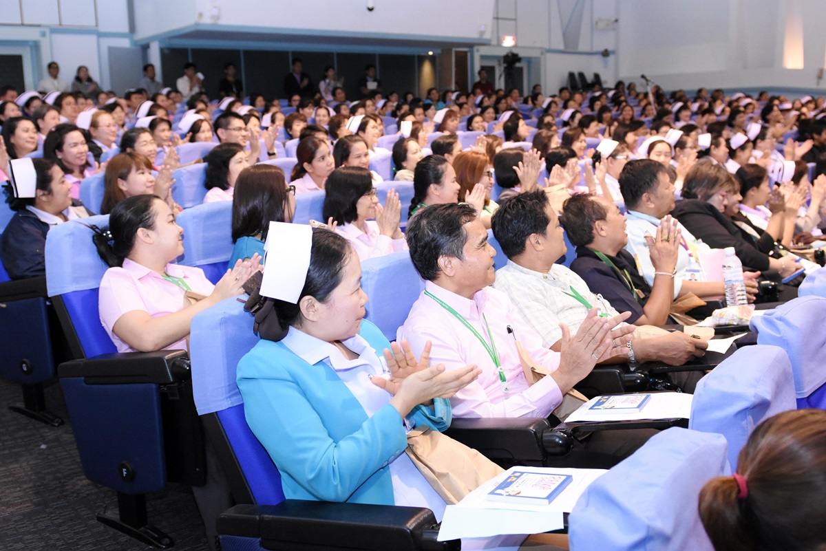 ฝ่ายการพยาบาลจัดพิธีบายศรีสู่ขวัญสู่รั้วรามาธิบดี ฝ่ายการพยาบาลจัดพิธีบายศรีสู่ขวัญสู่รั้วรามาธิบดี