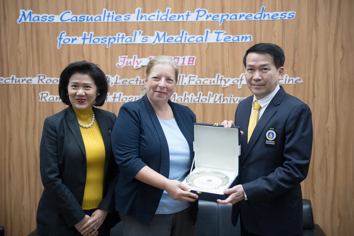 กิจกรรมหลักสูตร The Faculty Hours “Ramathibodi International Club: Out of the comfort