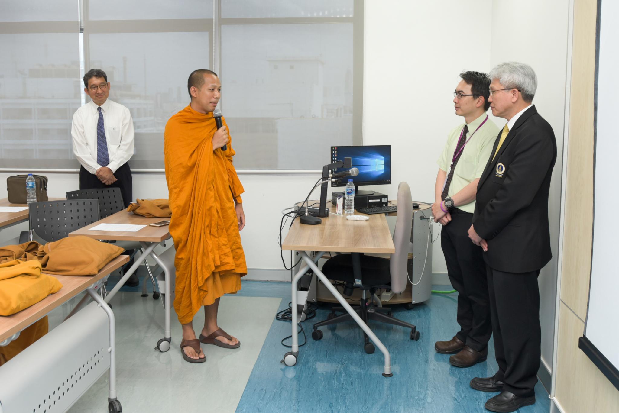 บรรยายพิเศษและฉีดวัคซีนป้องกันไข้หวัดใหญ่ถวายแก่คณะสงฆ์