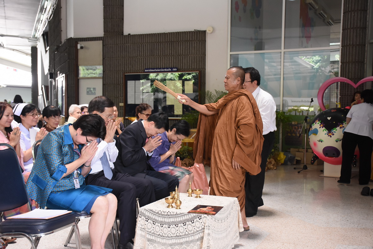 พิธีทำบุญถวายเทียนจำนำพรรษา 