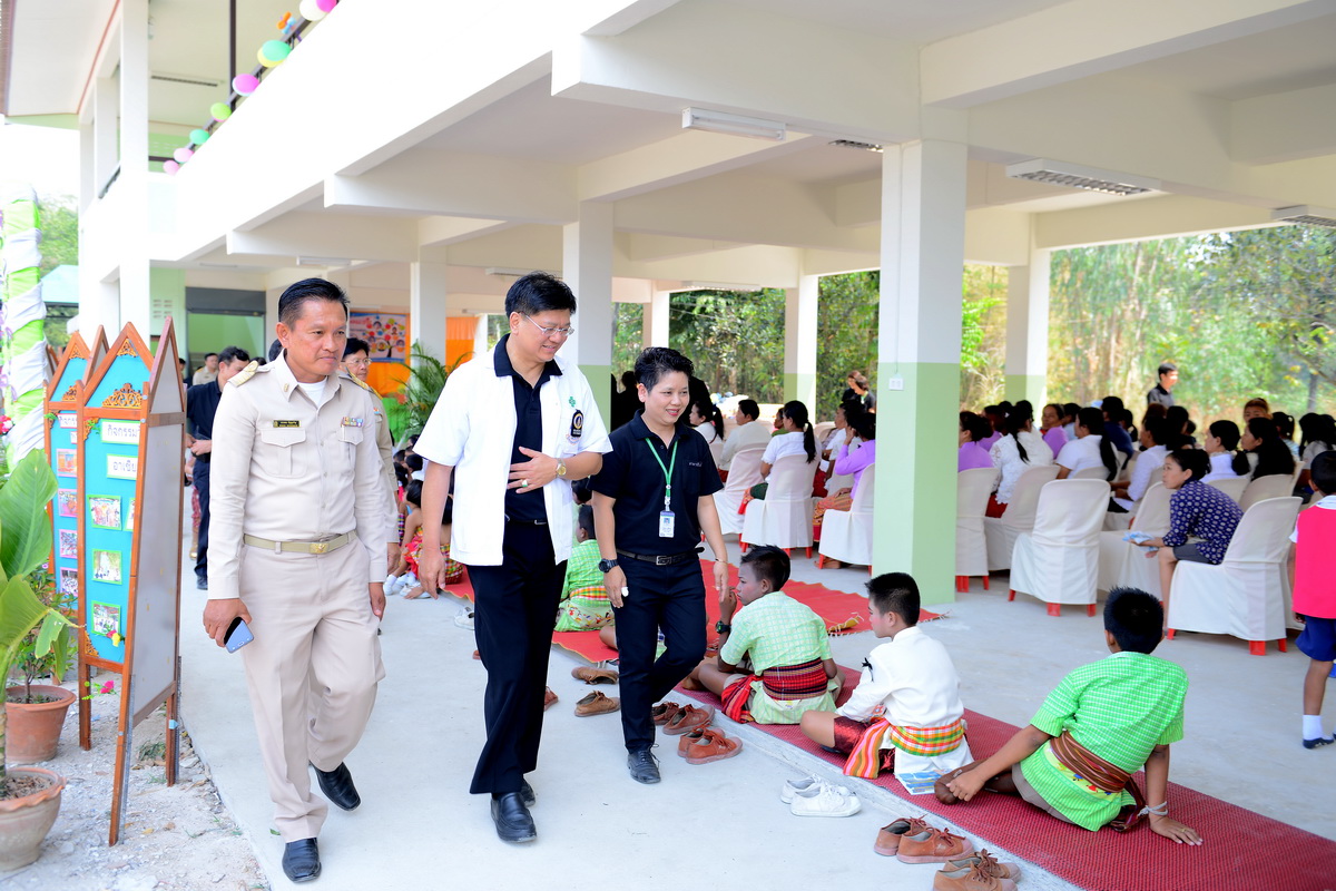 พิธีกล่าวปฏิญาณแสดงความจงรักภักดีและรวมพลังรำลึกเนื่องในวันพระราชสมภพ ปีที่ 89 พระบาทสมเด็จพระปรมินทรมหาภูมิพลอดุลยเดช พิธีกล่าวปฏิญาณแสดงความจงรักภักดีและรวมพลังรำลึกเนื่องในวันพระราชสมภพ ปีที่ 89 พระบาทสมเด็จพระปรมินทรมหาภูมิพลอดุลยเดช