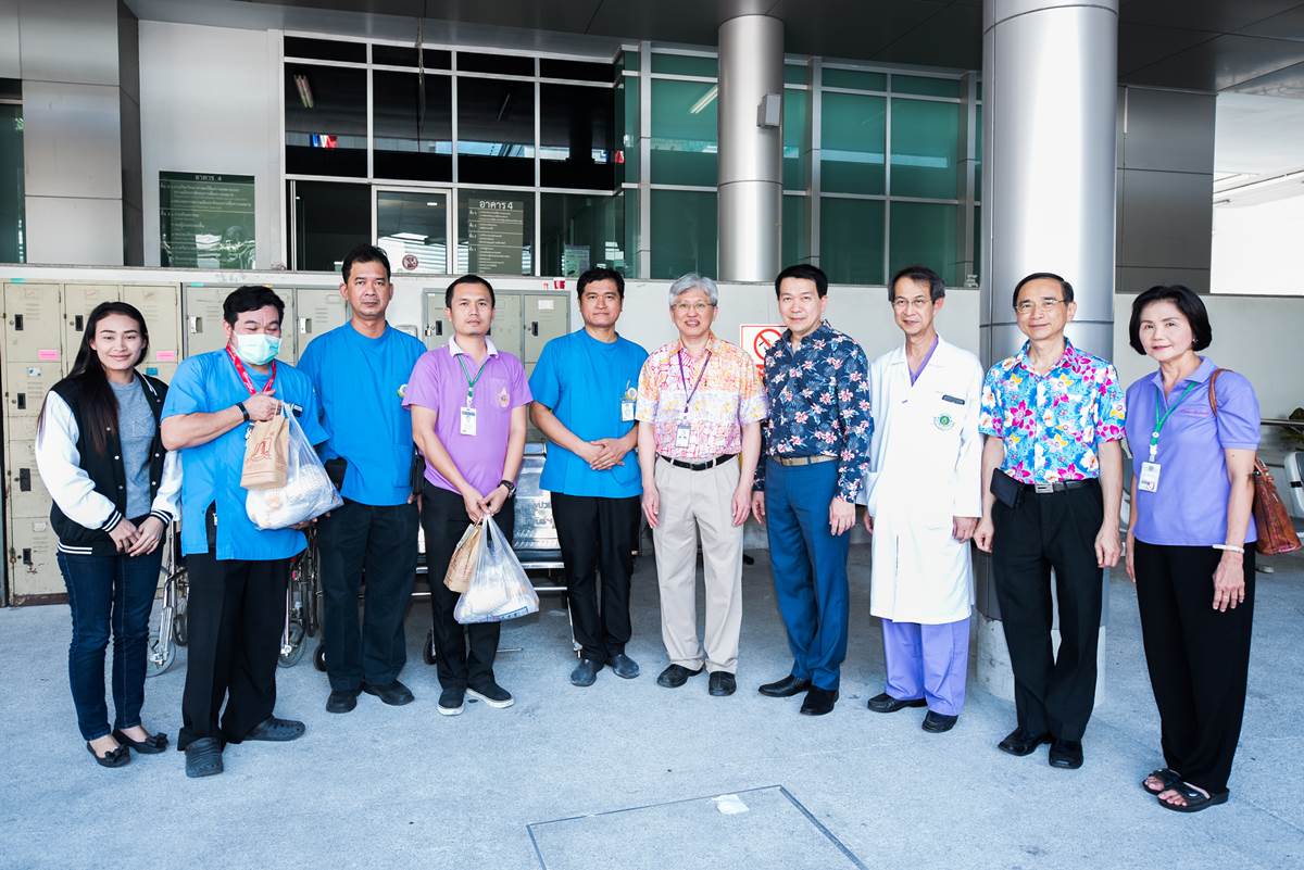 คณะฯ ให้กำลังใจบุคลากรที่ปฏิบัติงานเนื่องในวันหยุดสงกรานต์