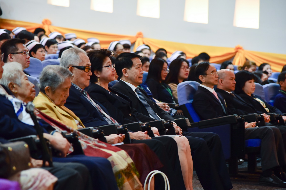 สมเด็จพระวันรัต (จุนท์ พรหมคุตโต) เจ้าอาวาสวัดบวรนิเวศราชวรวิหาร ประทานพระโอวาท