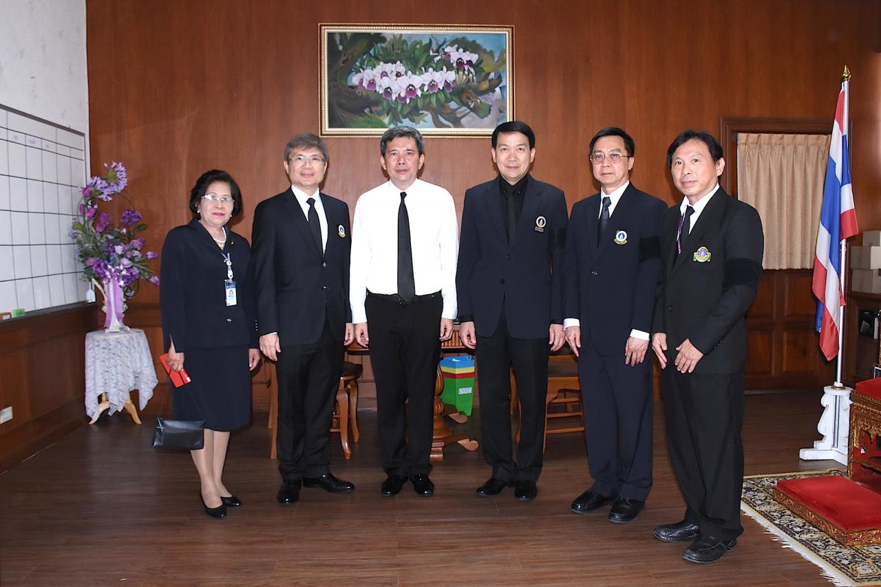 คณะกรรมการอำนวยการสถาบันการแพทย์จักรีนฤบดินทร์เข้าอวยพรเนื่องในโอกาสวันขึ้นปีใหม่