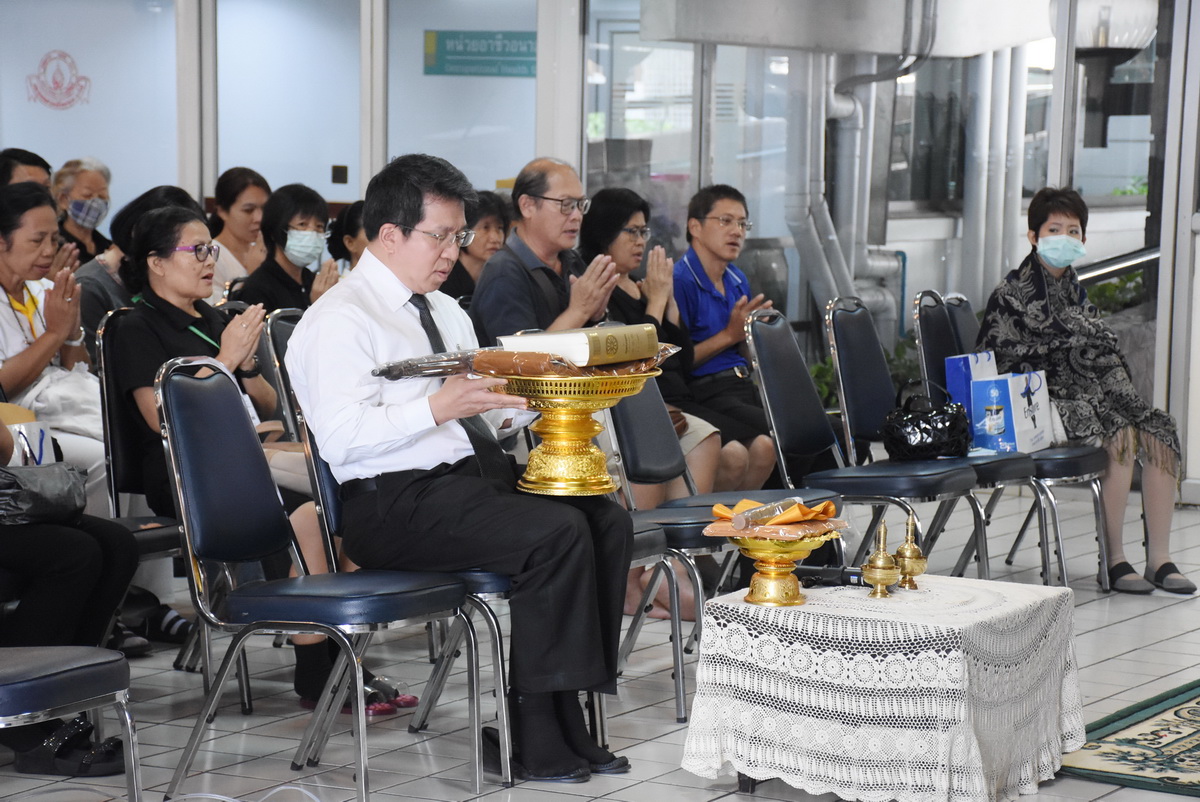 ธรรมบรรยายและทอดผ้าป่าเพื่อสมทบทุนสร้างถนนเข้าวัด