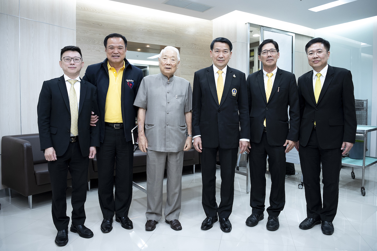 รามาฯ จัดประชุมหาแนวทางการทำวิจัยเรื่อง กัญชา กระท่อม กับการใช้ประโยชน์ทางการแพทย์