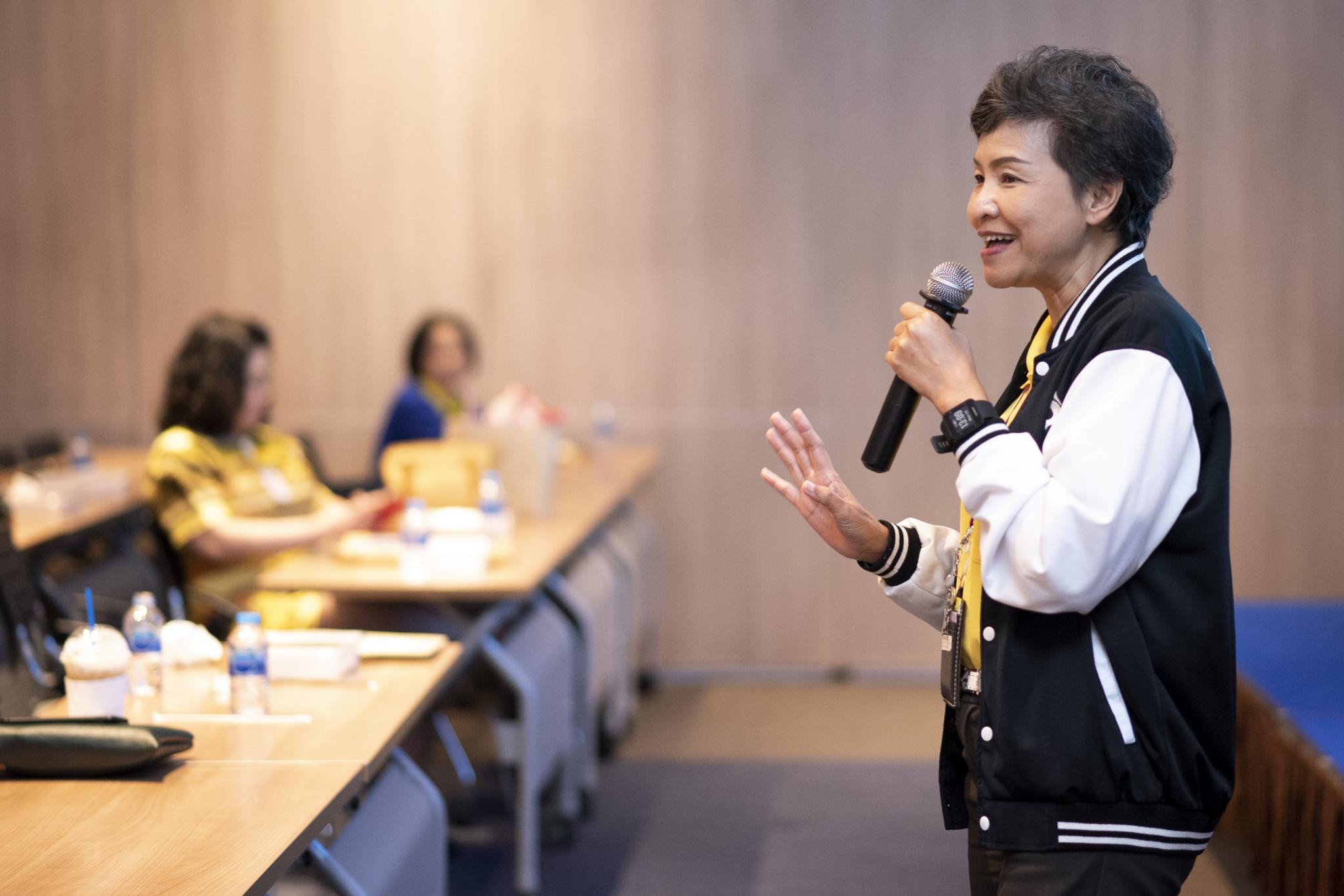 การปรับตัวสู่การสื่อสารในยุคดิจิทัล 