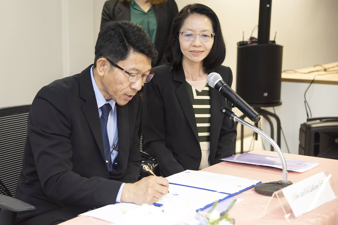 พิธีลงนามสัญญาอนุญาตให้ใช้สิทธิในผลงานวิจัย อุปกรณ์เก็บและล้างสายสวน