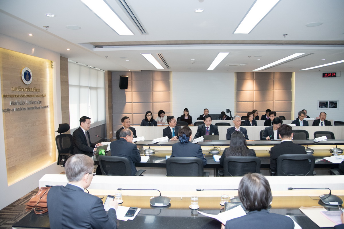 ต้อนรับและบรรยายภาพรวม ทิศทางการพัฒนาของคณะฯ