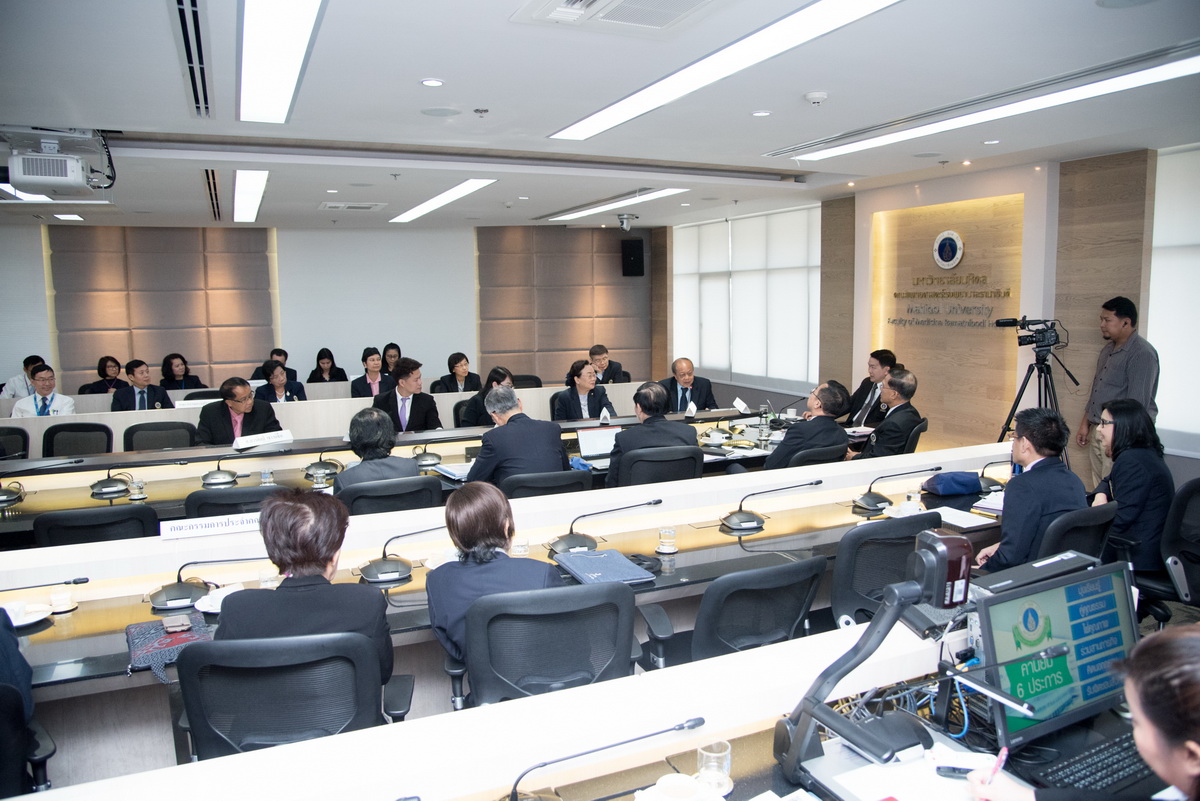 ต้อนรับและบรรยายภาพรวม ทิศทางการพัฒนาของคณะฯ