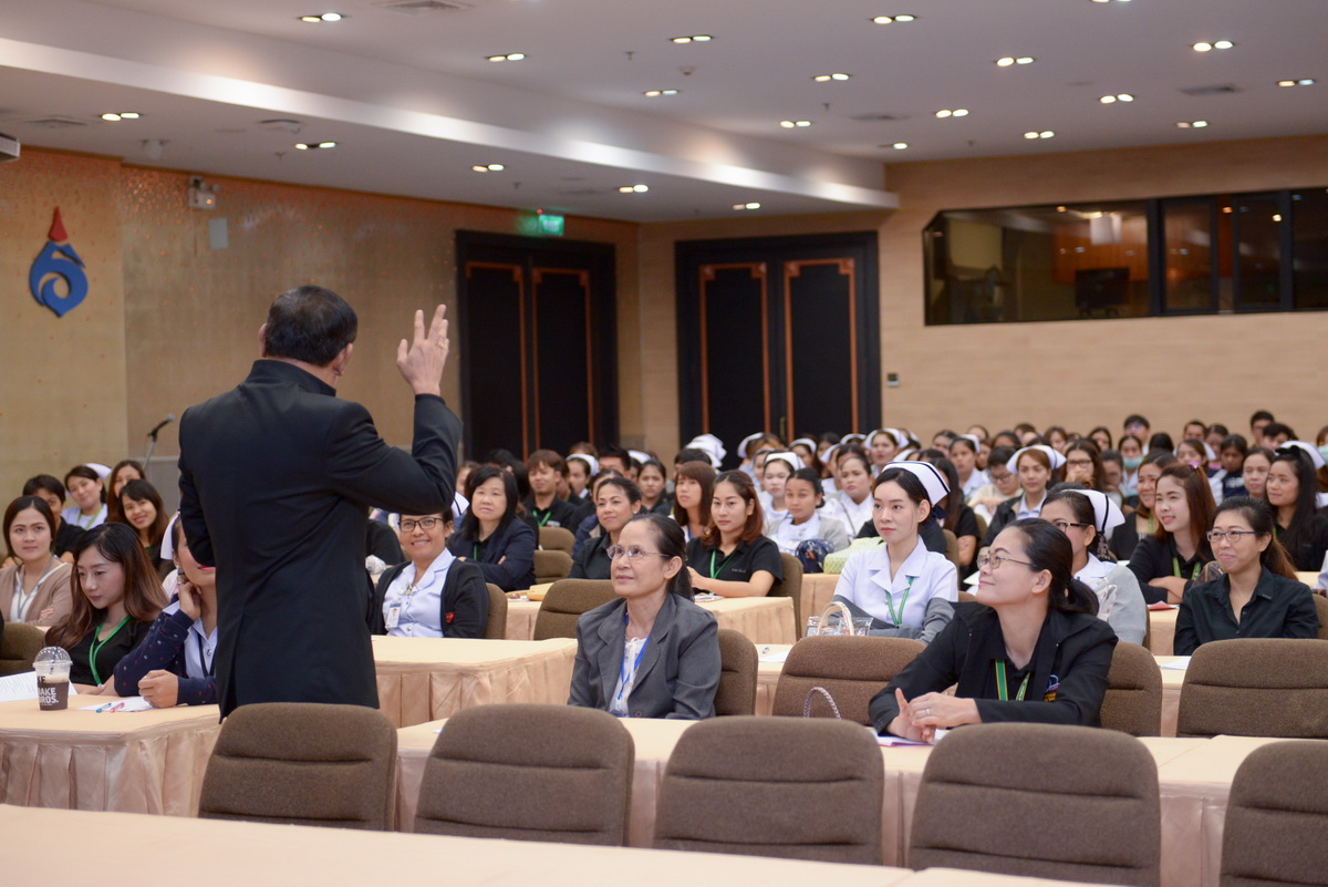 อบรม เรื่อง พัฒนาพฤติกรรมบริการสู่การบริการพยาบาลที่เป็นเลิศ