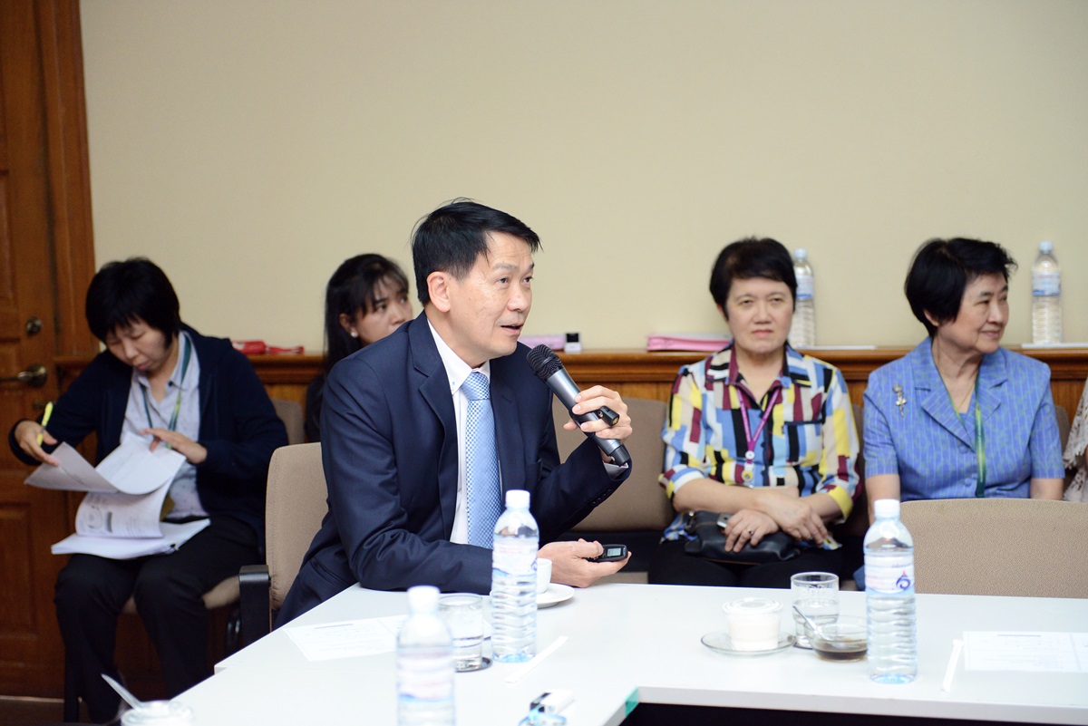 ภาควิชากุมารเวชศาสตร์ จัดประชุม เรื่อง การจัดทำข้อตกลงการปฏิบัติงาน (PA) ระหว่างคณบดีกับหัวหน้าภาควิชาและผู้อำนวยการโรงเรียนฯ ปีงบประมาณ 2559