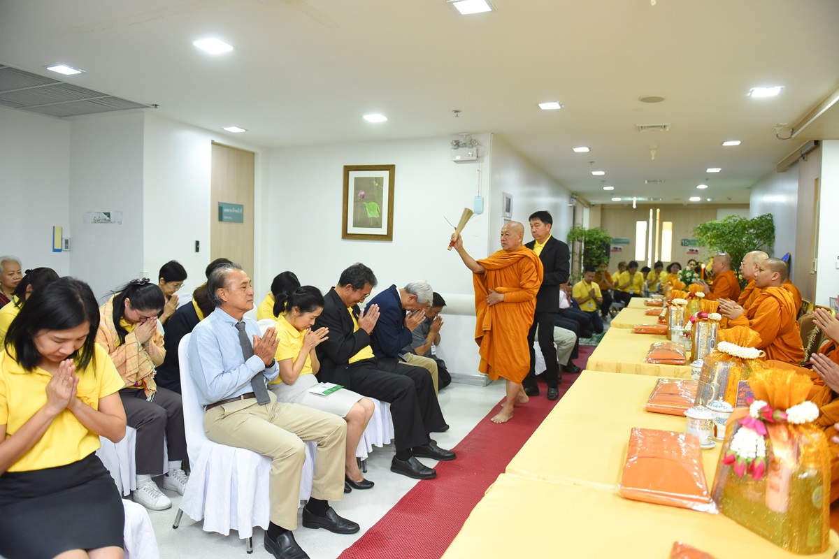 งานทันตกรรมจัดพิธีทำบุญเลี้ยงพระ เนื่องในวันขึ้นปีใหม่ งานทันตกรรมจัดพิธีทำบุญเลี้ยงพระ เนื่องในวันขึ้นปีใหม่