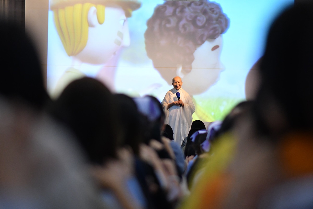 กิจกรรมบรรยายธรรม เรื่อง แสงธรรม นำงานเป็นสุข (ค่านิยมองค์กร สู่การพัฒนา)